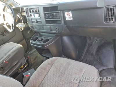 Zdjęcie 8 z 13 samochodu: 2021 CHEVROLET EXPRESS G2500 DELIVERY VAN VIN:1GCWGAFP6M1174462 - miniatura