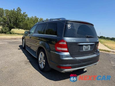 Trzecie zdjęcie samochodu z tyłu: 2010 MERCEDES-BENZ GL 450 4MATIC VIN:4JGBF7BE7AA612986 - miniatura