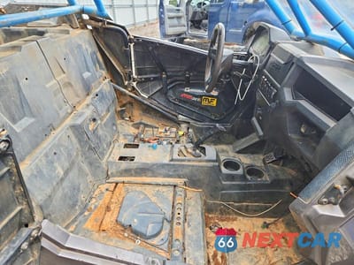 Piąte zdjęcie samochodu w środku: 2019 POLARIS RZR XP TURBO EPS VIN:3NSVDE925KF423929 - miniatura