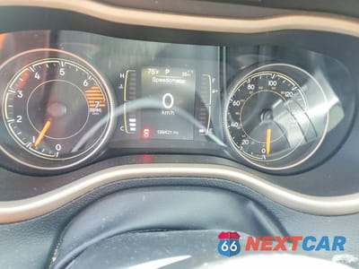 Zdjęcie 9 z 13 samochodu: 2017 JEEP CHEROKEE LATITUDE VIN:1C4PJMCB2HW632314 - miniatura