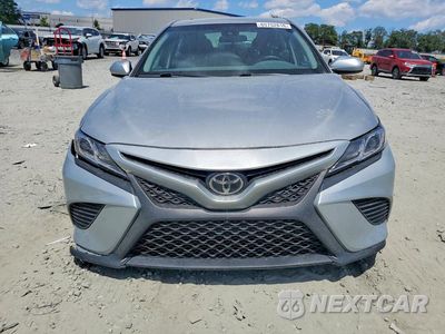 Piąte zdjęcie samochodu w środku: 2018 TOYOTA CAMRY SE VIN:4T1B11HK6JU065104 - miniatura