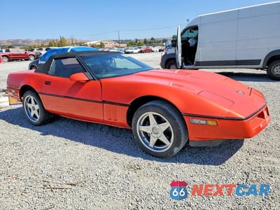 Czwarte zdjęcie samochodu z boku: 1988 CHEVROLET CORVETTE VIN:1G1YY3188J5118330 - miniatura