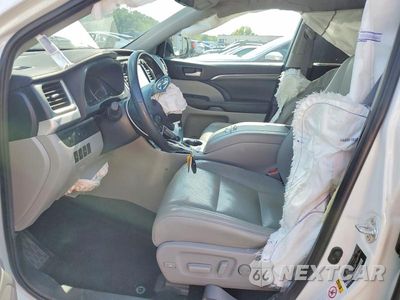 Zdjęcie 7 z 13 samochodu: 2019 TOYOTA HIGHLANDER HYBRID LIMITED PLATINUM VIN:5TDDGRFH3KS071241 - miniatura