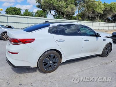 Trzecie zdjęcie samochodu z tyłu: 2019 KIA OPTIMA S VIN:5XXGT4L32KG294683 - miniatura