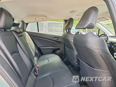 Zdjęcie 10 z 12 samochodu: 2017 TOYOTA PRIUS FOUR VIN:JTDKARFU1H3052140 - miniatura