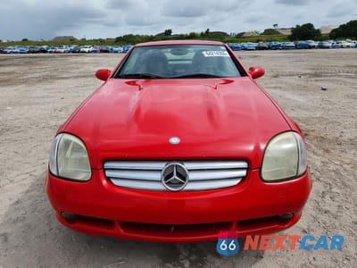 Piąte zdjęcie samochodu w środku: 1999 MERCEDES-BENZ SLK 230 KOMPRESSOR VIN:WDBKK47F0XF137949 - miniatura