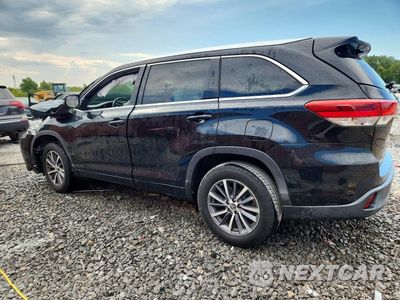 Drugie zdjęcie samochodu z przodu: 2018 TOYOTA HIGHLANDER XLE VIN:5TDKZRFH2JS545177 - miniatura