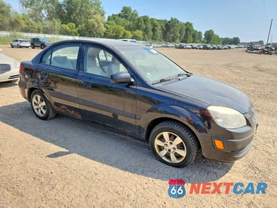 Czwarte zdjęcie samochodu z boku: 2007 KIA RIO BASE VIN:KNADE123276209387 - miniatura