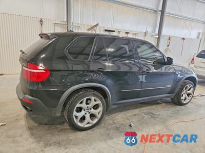 Trzecie zdjęcie samochodu z tyłu: 2010 BMW X5 XDRIVE48I VIN:5UXFE8C57AL311456 - miniatura