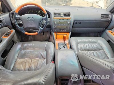 Zdjęcie 8 z 13 samochodu: 2000 LEXUS LS 400 VIN:JT8BH28F7Y0181615 - miniatura
