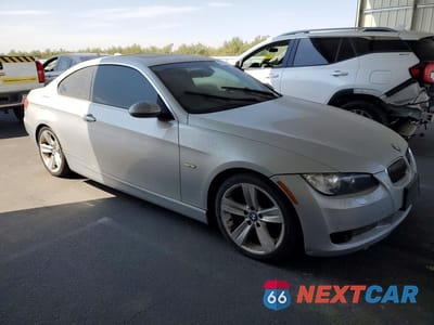 Czwarte zdjęcie samochodu z boku: 2008 BMW 335 I VIN:WBAWB73548P041915 - miniatura