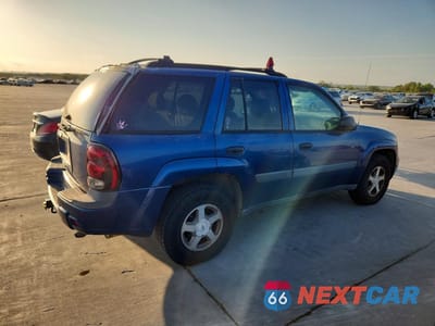Trzecie zdjęcie samochodu z tyłu: 2005 CHEVROLET TRAILBLAZER LS VIN:1GNDS13S052343702 - miniatura