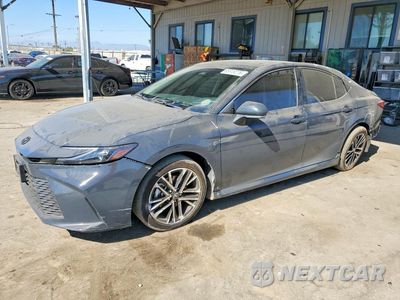 2025 TOYOTA CAMRY XLE 4T1DAACK4SU578336 - główne zdjęcie licytacji z USA - miniatura