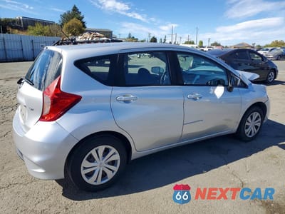 Trzecie zdjęcie samochodu z tyłu: 2018 NISSAN VERSA NOTE SV VIN:3N1CE2CP9JL370924 - miniatura