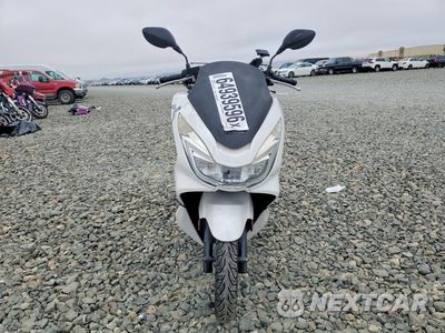Drugie zdjęcie samochodu z przodu: 2018 HONDA PCX 150 VIN:RLHKF1808JY301359 - miniatura