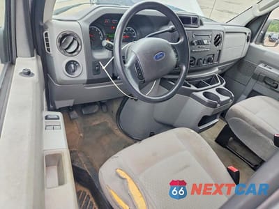 Zdjęcie 8 z 13 samochodu: 2013 FORD ECONOLINE E350 SUPER DUTY WAGON VIN:1FBNE3BL8DDB09115 - miniatura