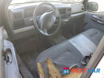 Zdjęcie 8 z 12 samochodu: 2002 FORD F250 SUPER DUTY VIN:1FTNF20L02EA17719 - miniatura