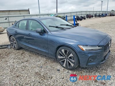 Czwarte zdjęcie samochodu z boku: 2022 VOLVO S60 B5 MOMENTUM VIN:7JRL12FZ6NG161030 - miniatura