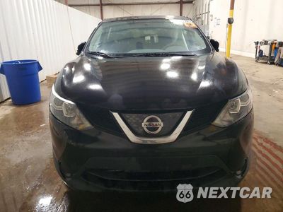 Piąte zdjęcie samochodu w środku: 2018 NISSAN ROGUE SPORT S VIN:JN1BJ1CR3JW264269 - miniatura