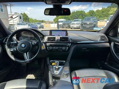 Zdjęcie 9 z 10 samochodu: 2018 BMW M3 VIN:WBS8M9C5XJ5L71960 - miniatura