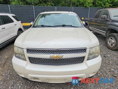 Piąte zdjęcie samochodu w środku: 2011 CHEVROLET SUBURBAN K1500 LTZ VIN:1GNSKKE34BR366132 - miniatura