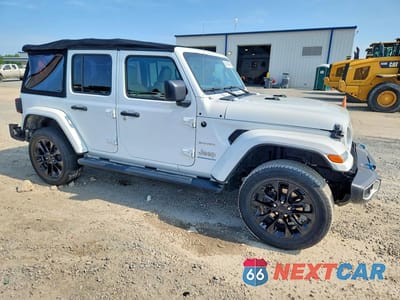 Czwarte zdjęcie samochodu z boku: 2023 JEEP WRANGLER SAHARA 4XE VIN:1C4JJXP68PW562448 - miniatura