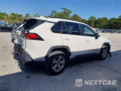 Trzecie zdjęcie samochodu z tyłu: 2021 TOYOTA RAV4 XLE VIN:2T3W1RFV8MC155266 - miniatura