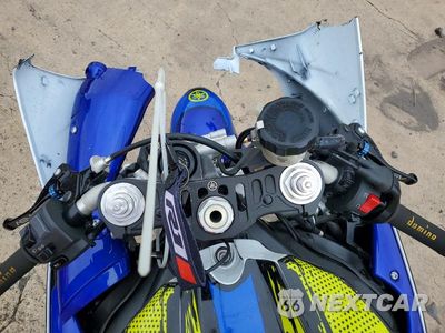 Zdjęcie 7 z 9 samochodu: 2014 YAMAHA YZFR1 VIN:JYARN23E0EA016837 - miniatura