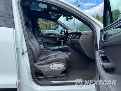 Piąte zdjęcie samochodu w środku: 2018 PORSCHE MACAN S VIN:WP1AB2A52JLB33457 - miniatura