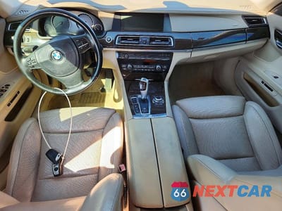 Zdjęcie 8 z 12 samochodu: 2010 BMW 750 I XDRIVE VIN:WBAKC6C55ACL67838 - miniatura
