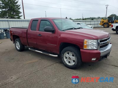 Czwarte zdjęcie samochodu z boku: 2007 CHEVROLET SILVERADO K1500 VIN:1GCEK19017Z618037 - miniatura