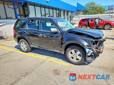 Czwarte zdjęcie samochodu z boku: 2011 FORD ESCAPE XLS VIN:1FMCU0C76BKB33374 - miniatura