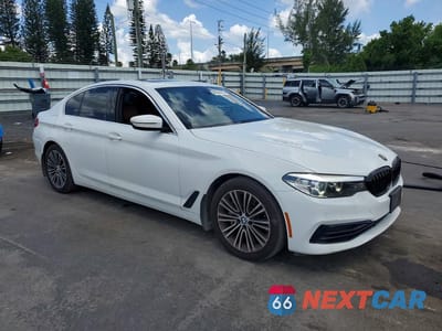 Czwarte zdjęcie samochodu z boku: 2019 BMW 540 I VIN:WBAJE5C59KWW11734 - miniatura