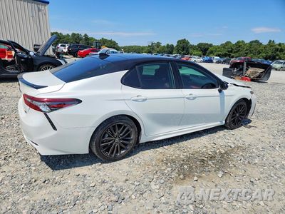 Trzecie zdjęcie samochodu z tyłu: 2022 TOYOTA CAMRY XSE VIN:4T1K61AK1NU070003 - miniatura