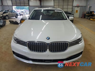 Piąte zdjęcie samochodu w środku: 2018 BMW 740 I VIN:WBA7E2C53JG743146 - miniatura