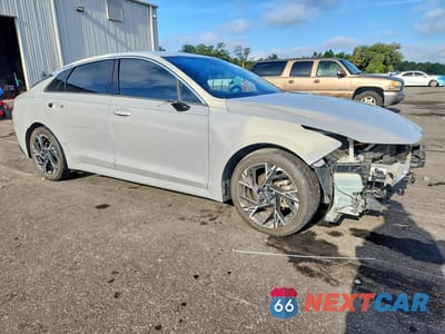 Czwarte zdjęcie samochodu z boku: 2025 KIA K5 GT LINE VIN:KNAG64J78S5270662 - miniatura