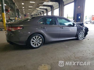 Trzecie zdjęcie samochodu z tyłu: 2020 TOYOTA CAMRY LE VIN:4T1C11AK6LU934172 - miniatura