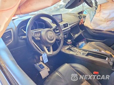 Zdjęcie 8 z 12 samochodu: 2017 MAZDA 3 GRAND TOURING VIN:3MZBN1W3XHM130214 - miniatura
