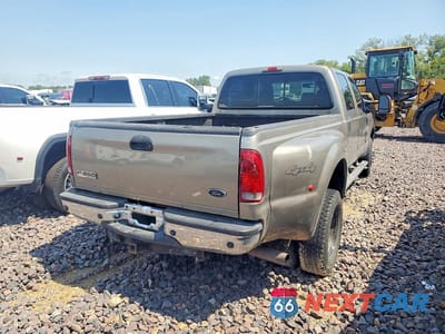 Trzecie zdjęcie samochodu z tyłu: 2006 FORD F350 SUPER DUTY VIN:1FTWW33P16EC14896 - miniatura