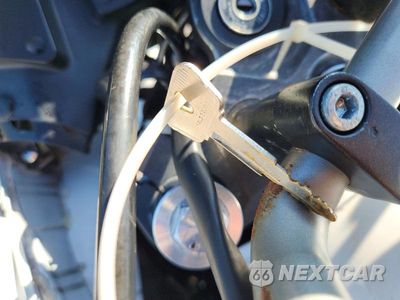 Zdjęcie 8 z 9 samochodu: 2010 YAMAHA FZ6 R VIN:JYARJ18E9AA005747 - miniatura
