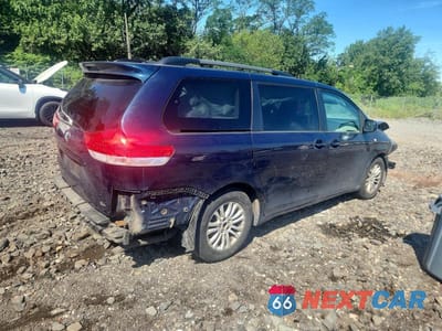 Trzecie zdjęcie samochodu z tyłu: 2012 TOYOTA SIENNA XLE 8-PASSENGER VIN:5TDYK3DC6CS272556 - miniatura