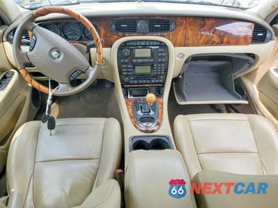 Zdjęcie 8 z 12 samochodu: 2006 JAGUAR XJ8 VIN:SAJWA71B36SH02055 - miniatura