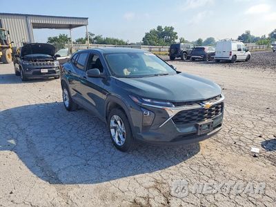 Czwarte zdjęcie samochodu z boku: 2025 CHEVROLET TRAX LS VIN:KL77LFEP5SC290426 - miniatura