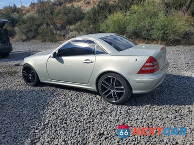Drugie zdjęcie samochodu z przodu: 2002 MERCEDES-BENZ SLK 320 VIN:WDBKK65F42F266638 - miniatura