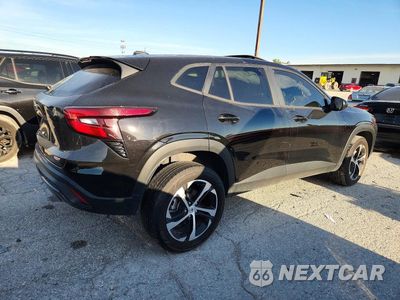 Trzecie zdjęcie samochodu z tyłu: 2025 CHEVROLET TRAX 1RS VIN:KL77LGEP0SC200184 - miniatura