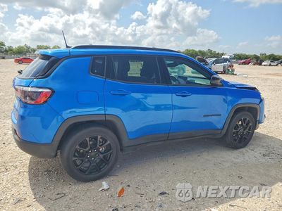 Trzecie zdjęcie samochodu z tyłu: 2025 JEEP COMPASS LATITUDE VIN:3C4NJDBN9ST571981 - miniatura