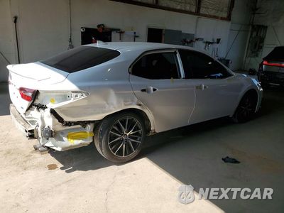Trzecie zdjęcie samochodu z tyłu: 2022 TOYOTA CAMRY SE VIN:4T1G11AK8NU701446 - miniatura
