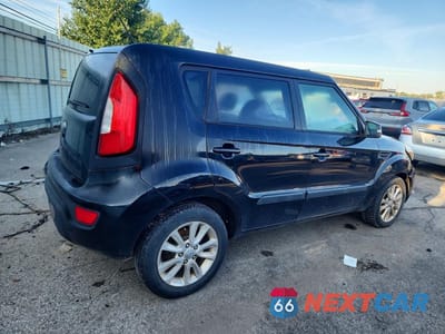 Trzecie zdjęcie samochodu z tyłu: 2013 KIA SOUL + VIN:KNDJT2A66D7511512 - miniatura
