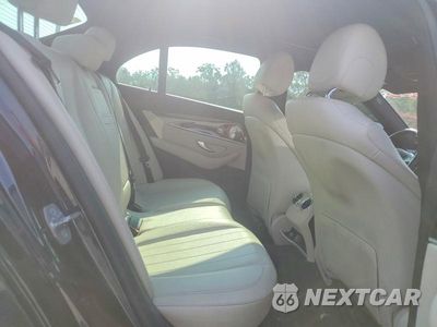 Zdjęcie 10 z 12 samochodu: 2017 MERCEDES-BENZ E 300 4MATIC VIN:WDDZF4KB8HA235222 - miniatura