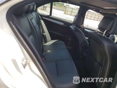 Zdjęcie 10 z 12 samochodu: 2010 MERCEDES-BENZ C 300 VIN:WDDGF5EB1AR106092 - miniatura